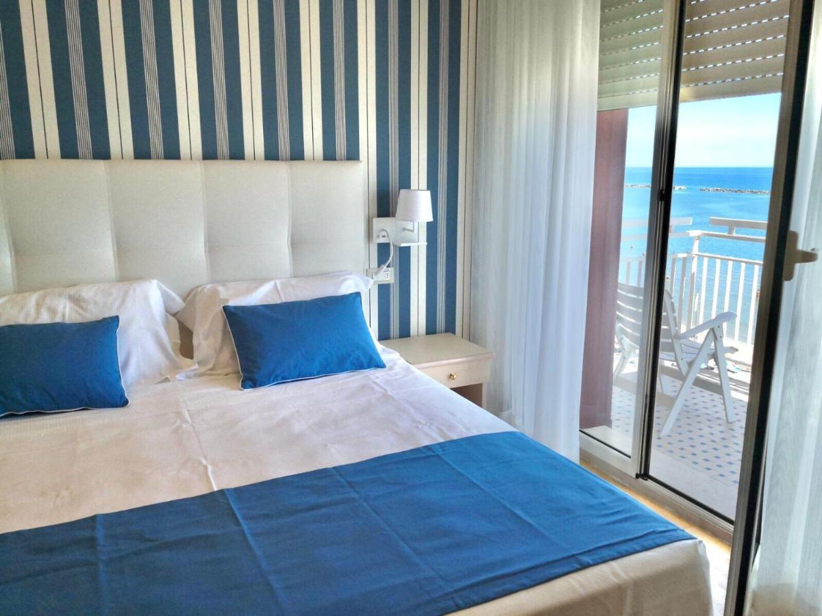 Hotel Sporting Cesenatico Buitenkant foto