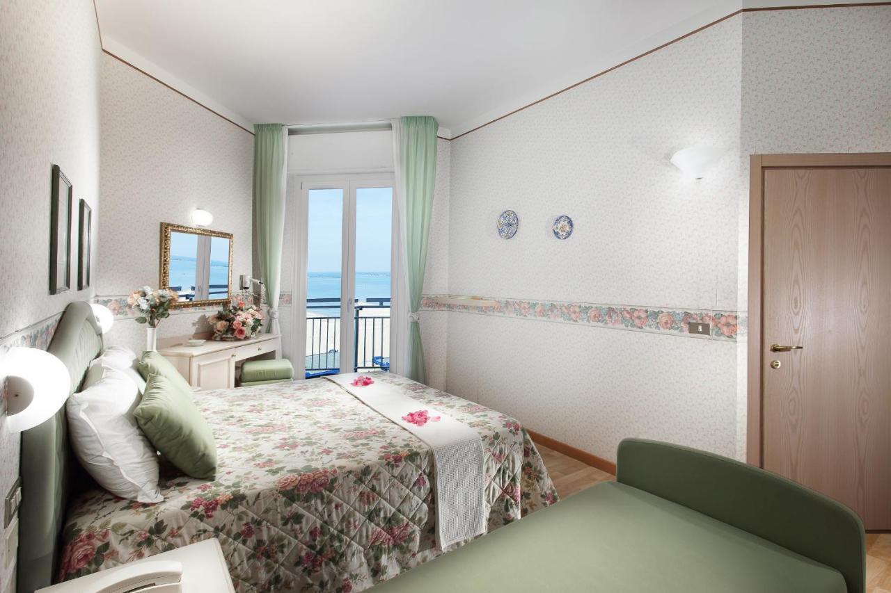 Hotel Sporting Cesenatico Buitenkant foto